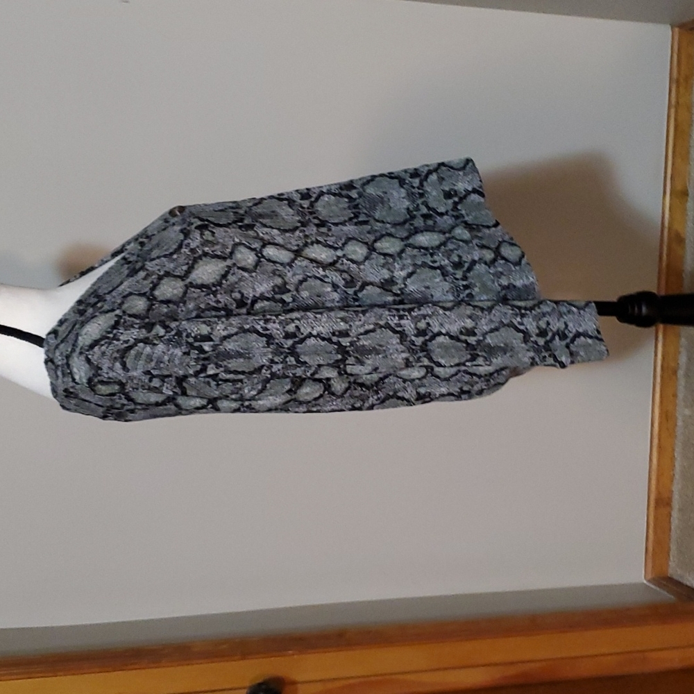 Daytrip Sweater - Picture 6 of 9